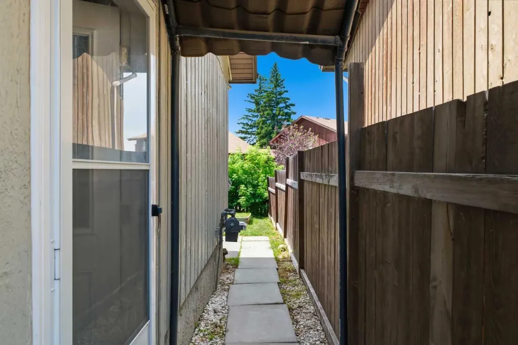 4227 49 Street Calgary AB T1Y 4T6