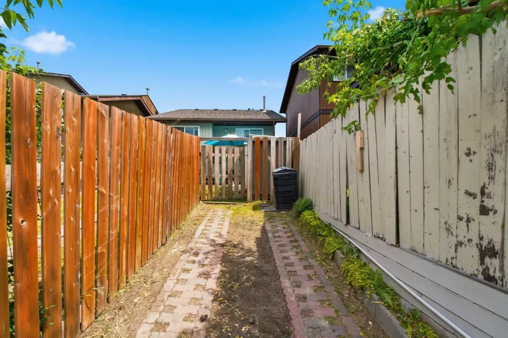 4227 49 Street Calgary AB T1Y 4T6