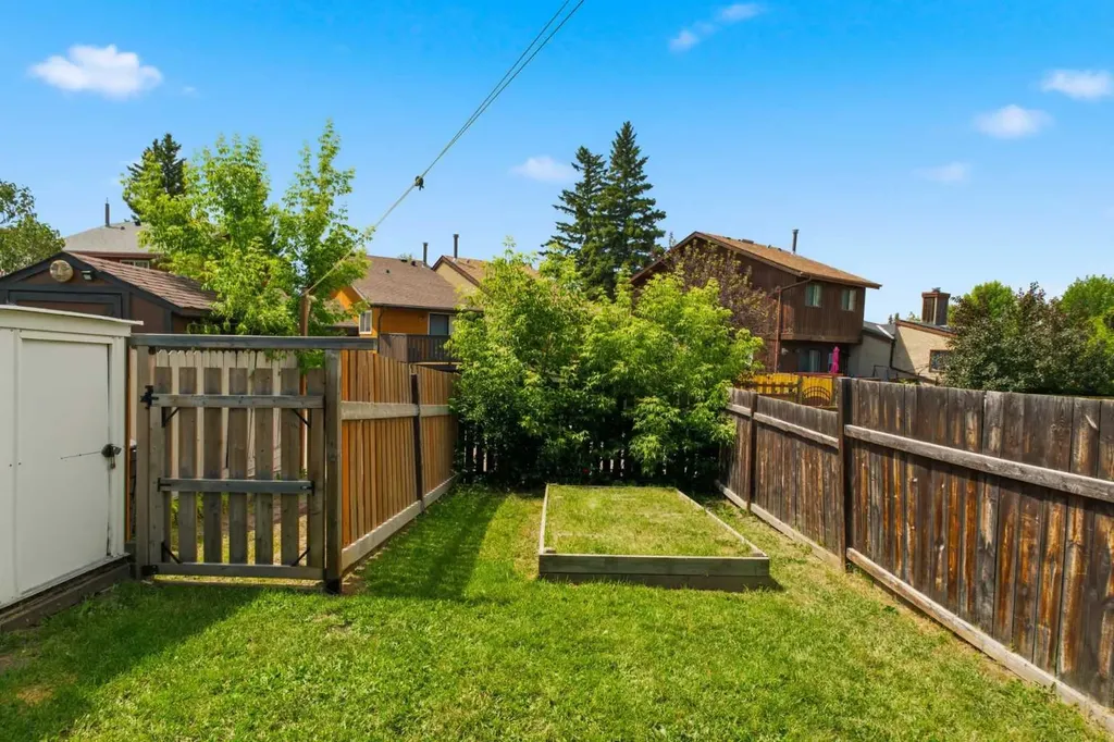 4227 49 Street Calgary AB T1Y 4T6