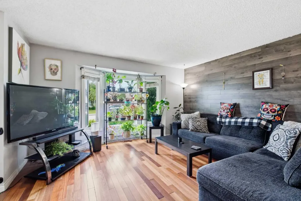 4227 49 Street NE Calgary AB T1Y 4T6