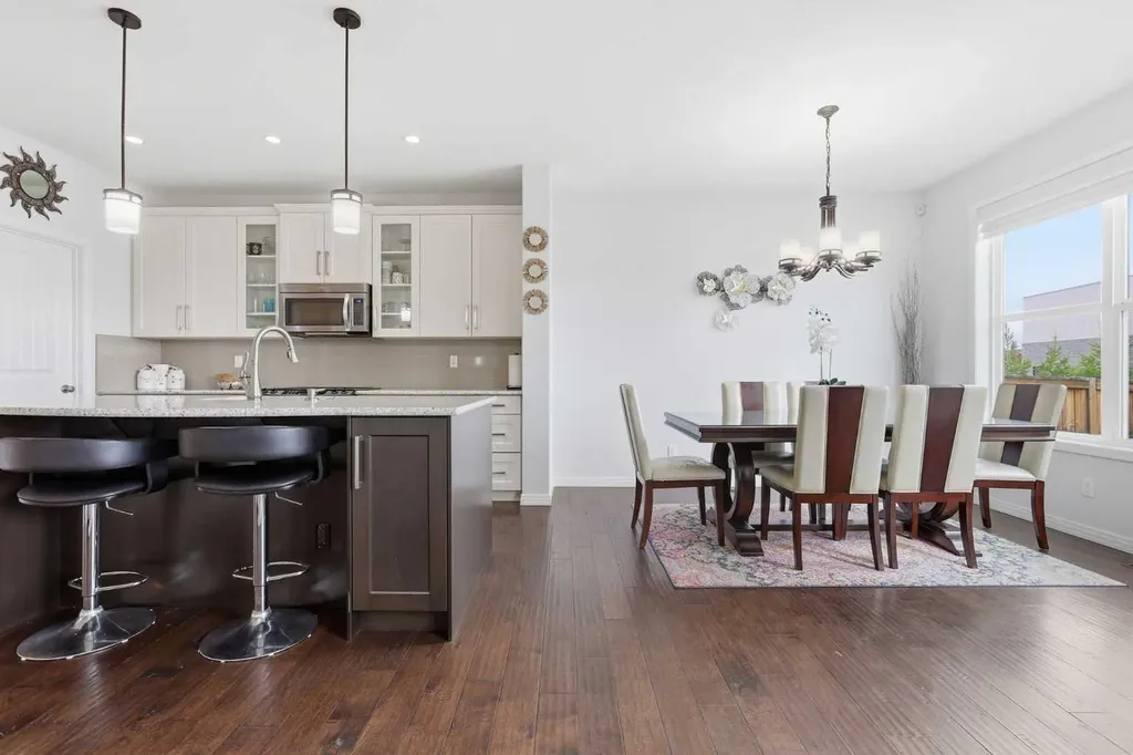 7 Auburn Crest Way SE Calgary AB T3M 1T8