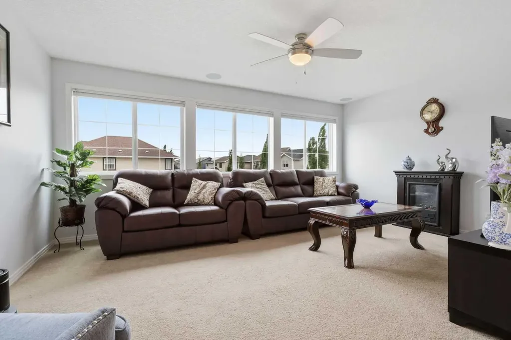 7 Auburn Crest Way SE Calgary AB T3M 1T8