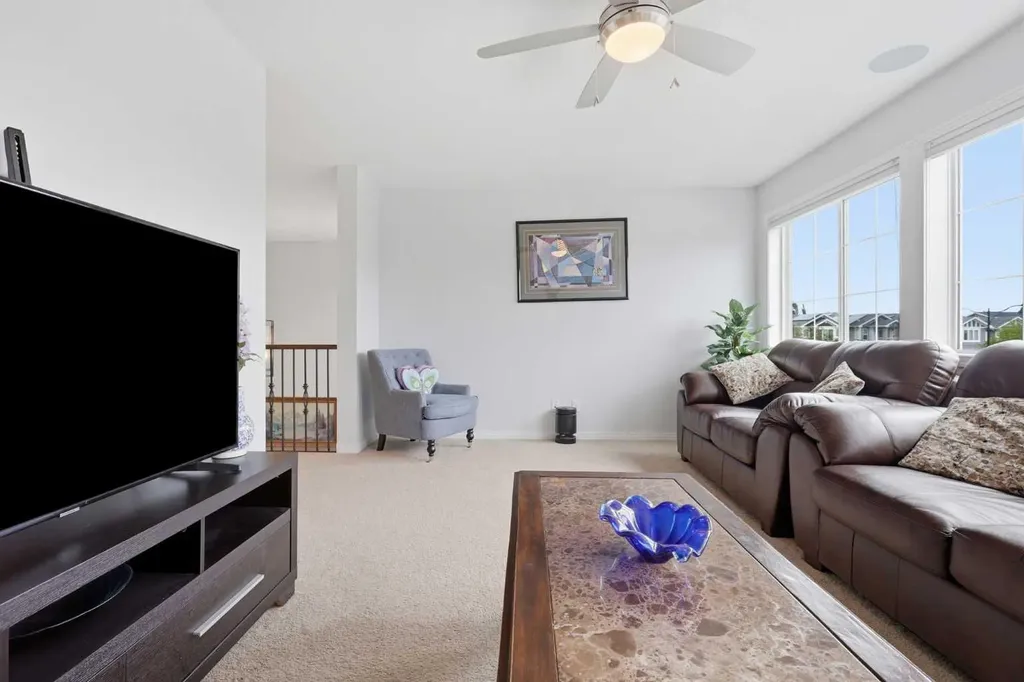 7 Auburn Crest Way SE Calgary AB T3M 1T8