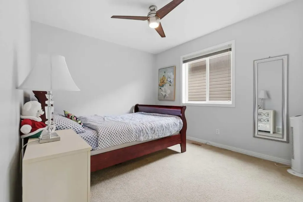 7 Auburn Crest Way SE Calgary AB T3M 1T8