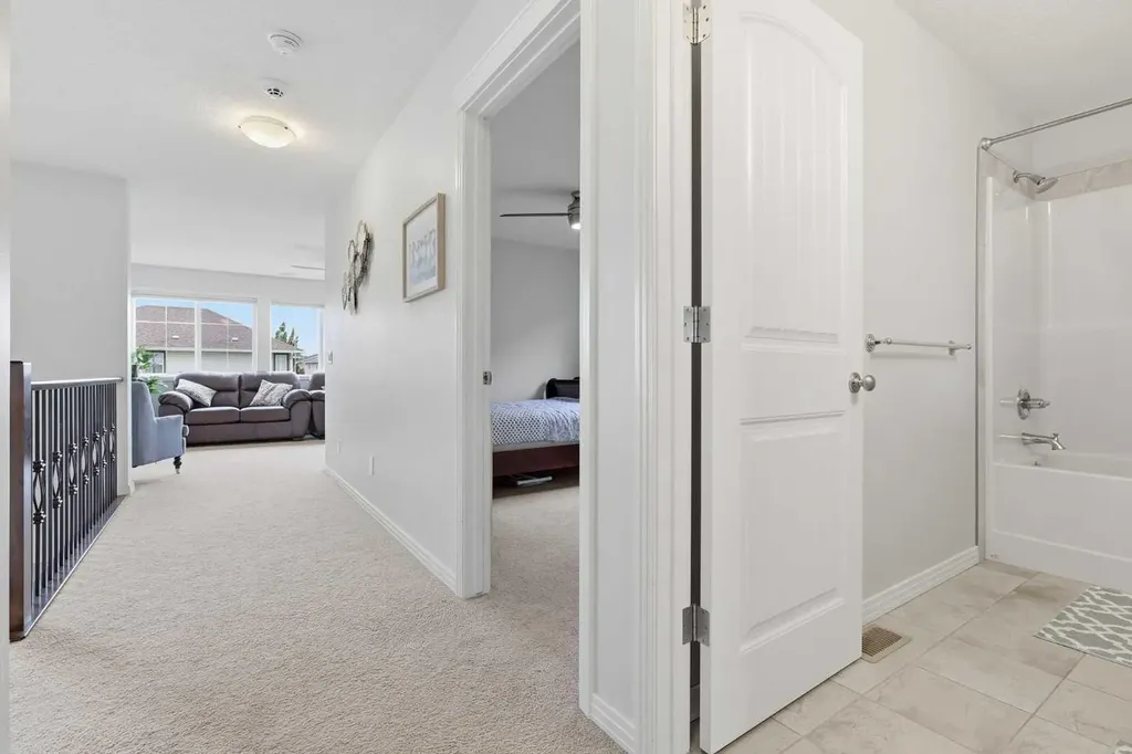 7 Auburn Crest Way SE Calgary AB T3M 1T8