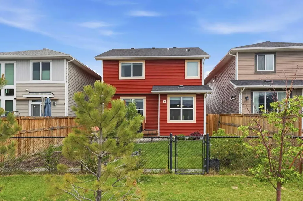 7 Auburn Crest Way SE Calgary AB T3M 1T8
