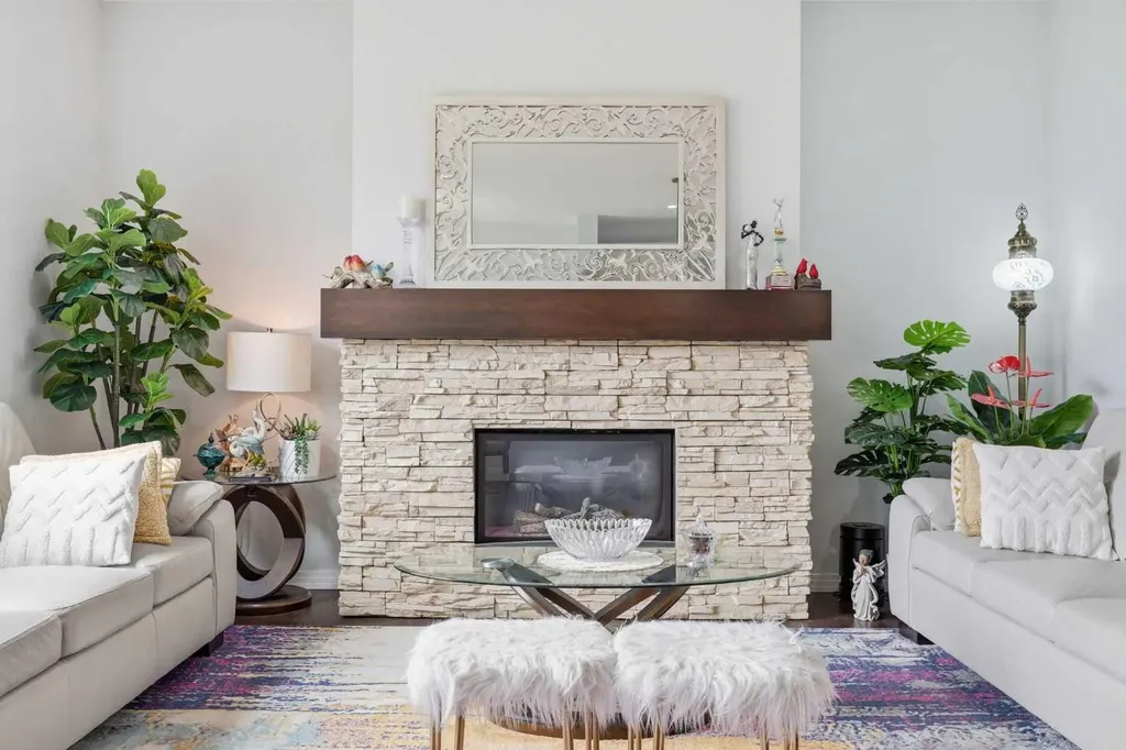 7 Auburn Crest Way SE Calgary AB T3M 1T8