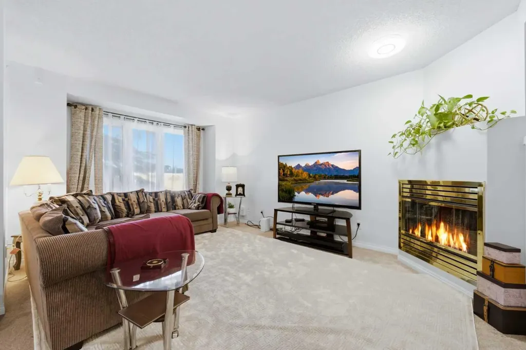 388 Sandarac Drive NW Calgary AB T3K 4E3