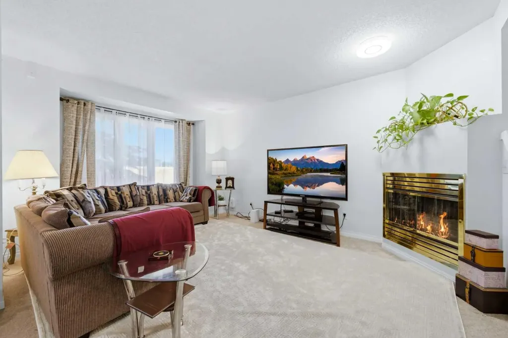 388 Sandarac Drive NW Calgary AB T3K 4E3