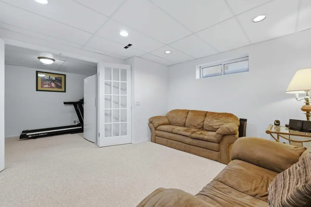 388 Sandarac Drive NW Calgary AB T3K 4E3