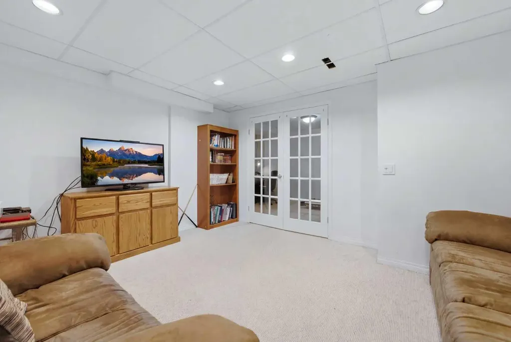 388 Sandarac Drive NW Calgary AB T3K 4E3