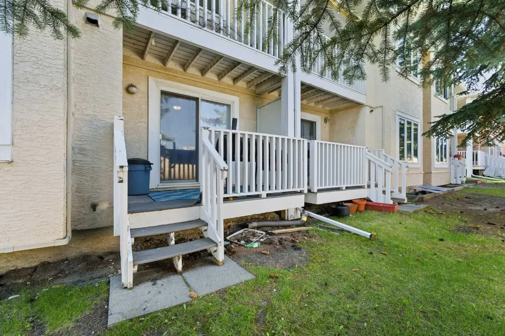 388 Sandarac Drive NW Calgary AB T3K 4E3