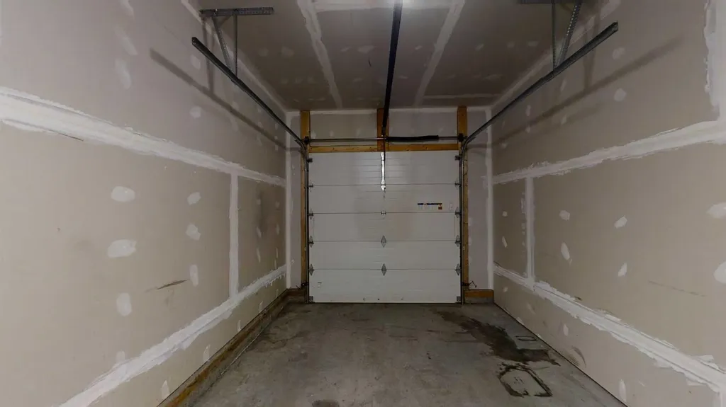 9717 112 Avenue Clairmont AB T8X5C2