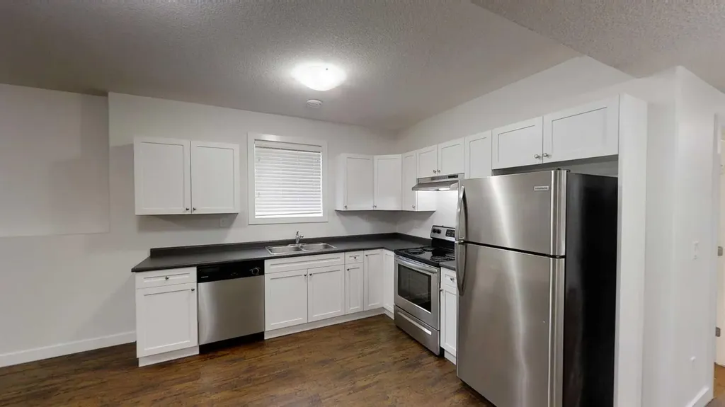 9717 112 Avenue Clairmont AB T8X5C2