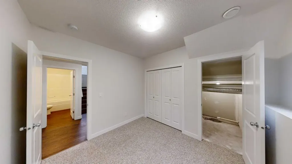 9717 112 Avenue Clairmont AB T8X5C2