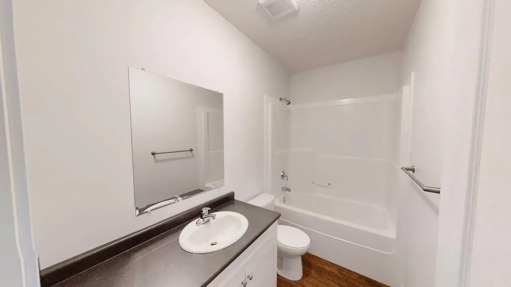 9717 112 Avenue Clairmont AB T8X5C2
