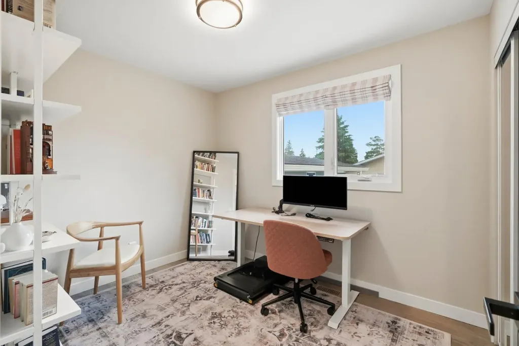 2924 Lathom Crescent SW Calgary AB T3E 5W7