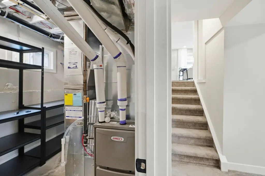 2924 Lathom Crescent SW Calgary AB T3E 5W7