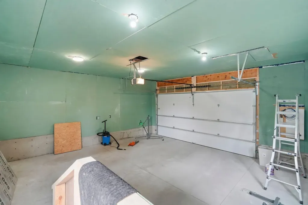 2924 Lathom Crescent SW Calgary AB T3E 5W7