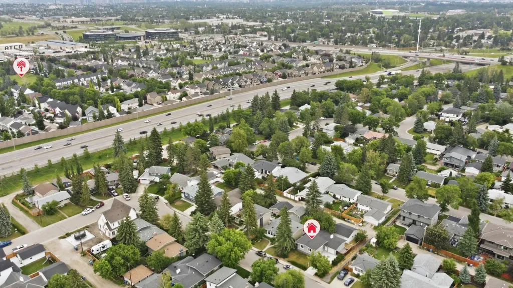 2924 Lathom Crescent SW Calgary AB T3E 5W7