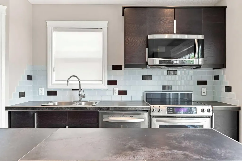4836 Bowness Road NW Calgary AB T3B 0B7