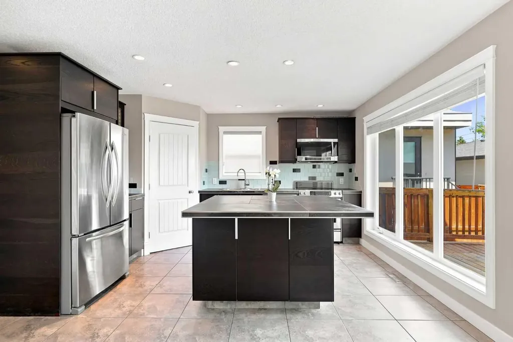 4836 Bowness Road NW Calgary AB T3B 0B7
