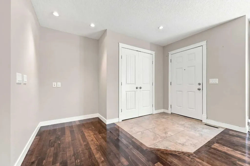 4836 Bowness Road NW Calgary AB T3B 0B7