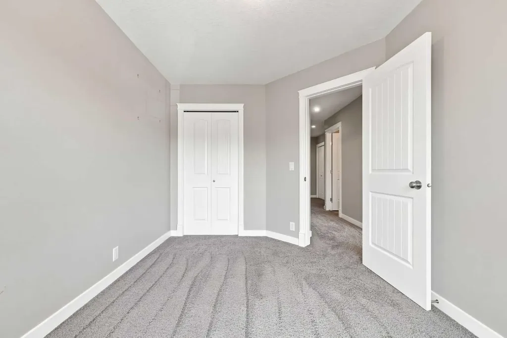 4836 Bowness Road NW Calgary AB T3B 0B7