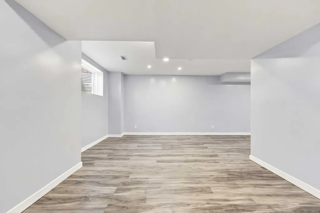 4836 Bowness Road NW Calgary AB T3B 0B7
