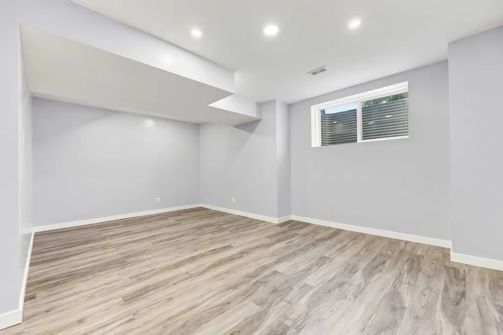 4836 Bowness Road NW Calgary AB T3B 0B7