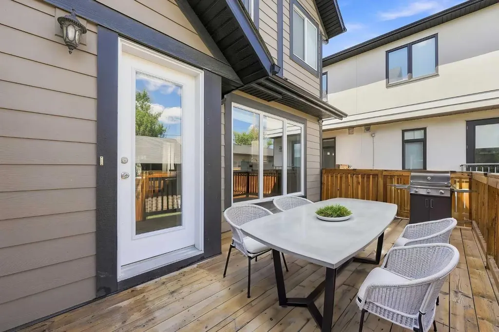 4836 Bowness Road NW Calgary AB T3B 0B7