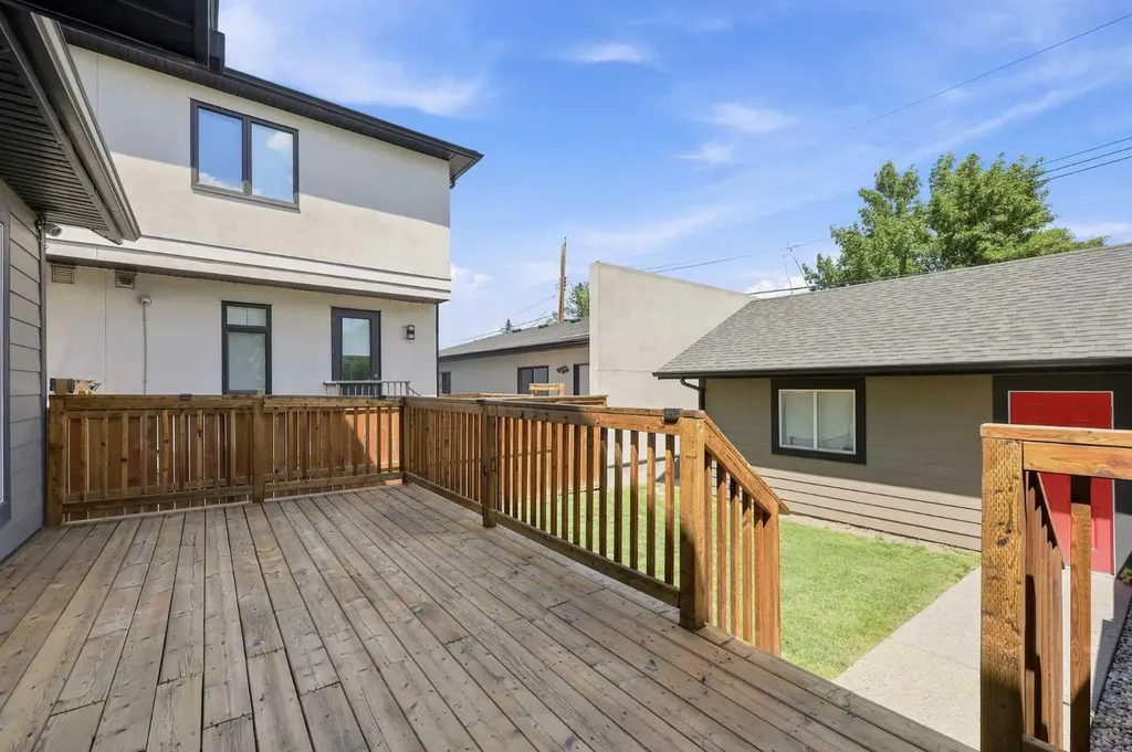 4836 Bowness Road NW Calgary AB T3B 0B7