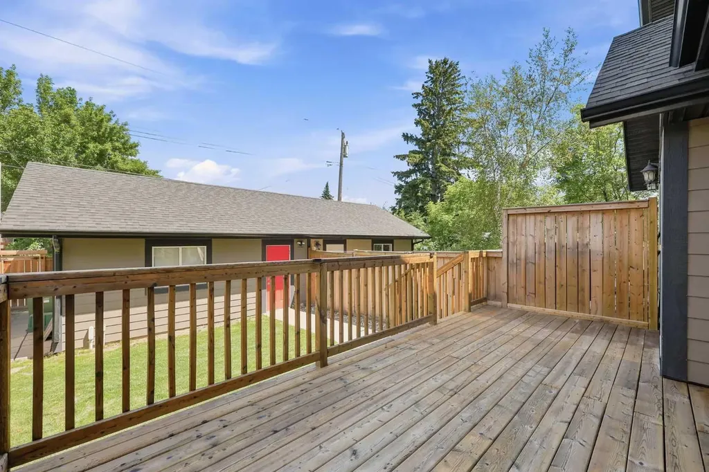 4836 Bowness Road NW Calgary AB T3B 0B7
