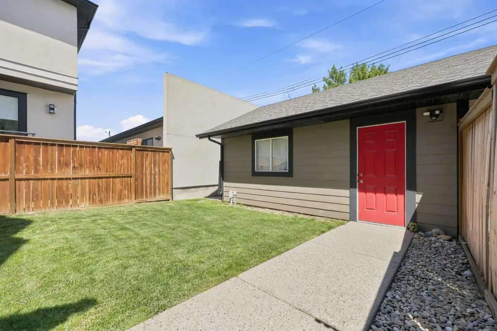 4836 Bowness Road NW Calgary AB T3B 0B7