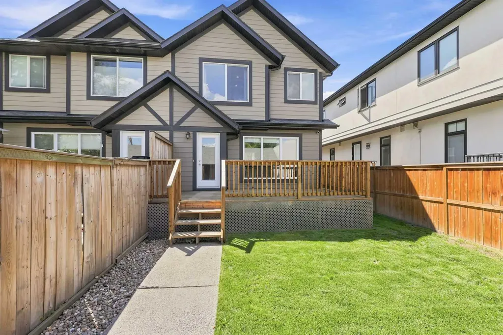 4836 Bowness Road NW Calgary AB T3B 0B7