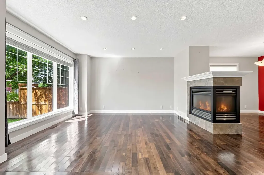 4836 Bowness Road NW Calgary AB T3B 0B7