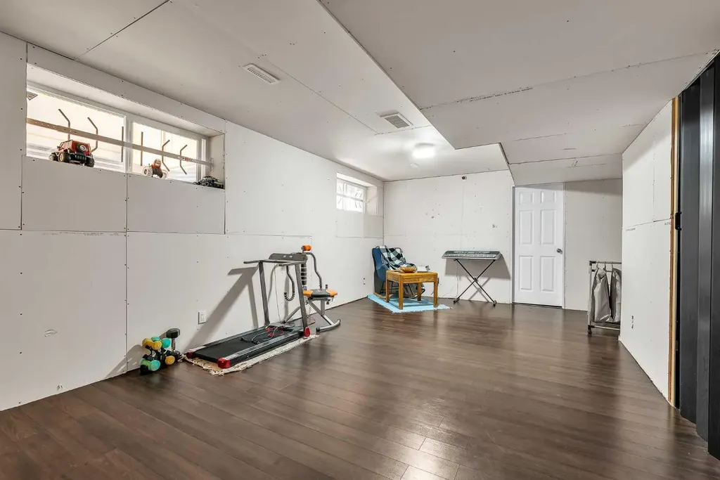 88 Walden Gardens SE Calgary AB T2X0M9