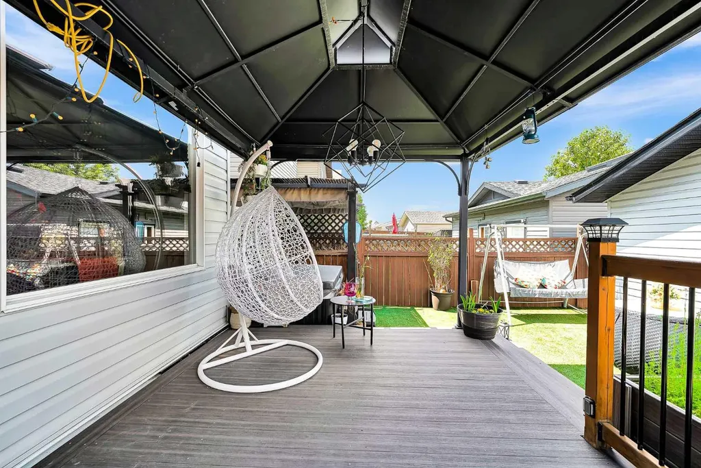 88 Walden Gardens SE Calgary AB T2X0M9