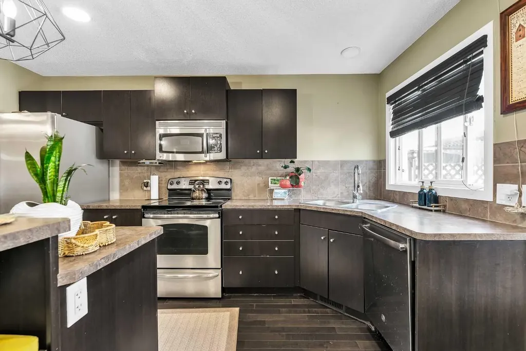 88 Walden Gardens SE Calgary AB T2X0M9
