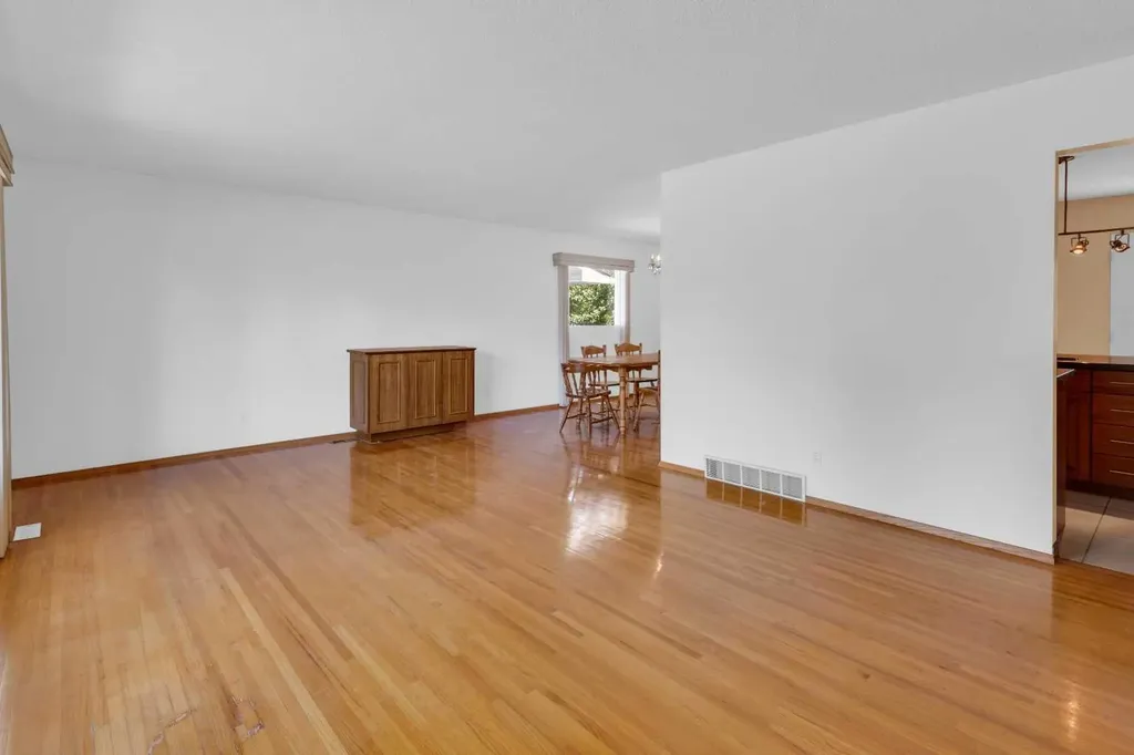 11224 Wilson Road SE Calgary AB T2J 2E2