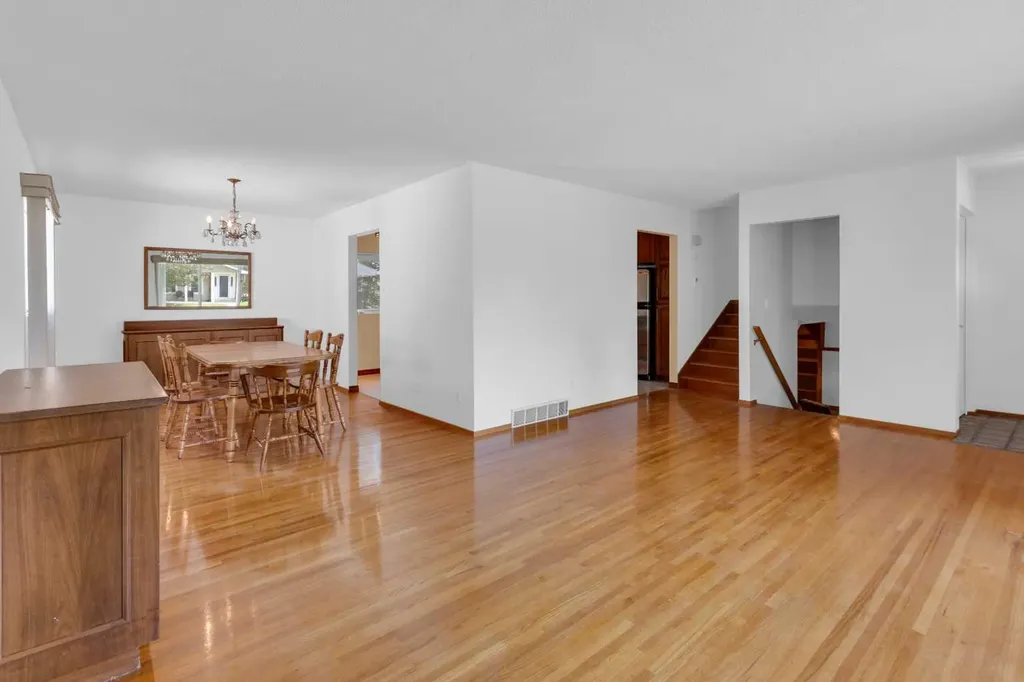 11224 Wilson Road SE Calgary AB T2J 2E2