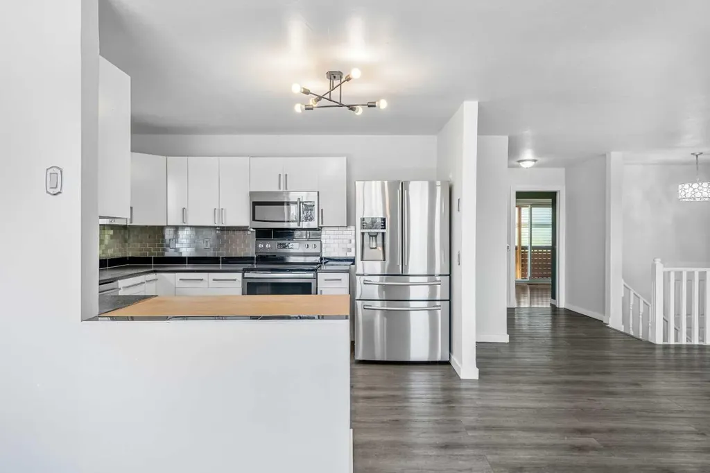 6824 Temple Drive NE Calgary AB T1Y 4X8