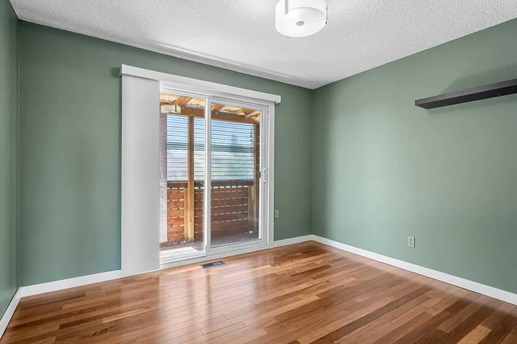 6824 Temple Drive NE Calgary AB T1Y 4X8