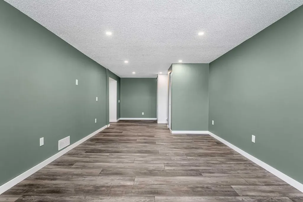6824 Temple Drive NE Calgary AB T1Y 4X8