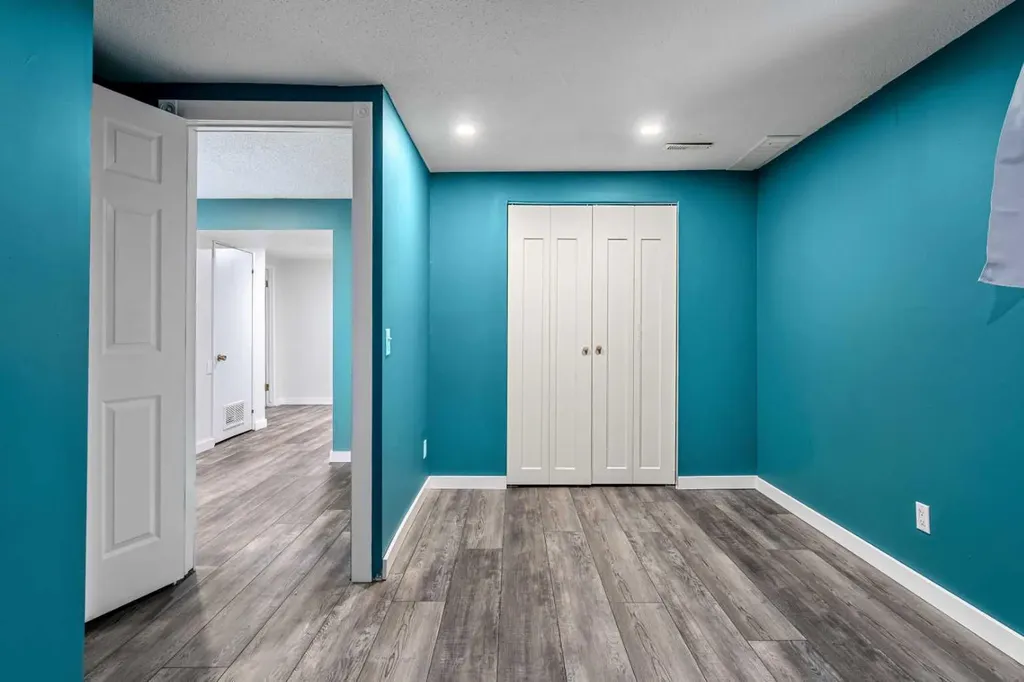 6824 Temple Drive NE Calgary AB T1Y 4X8
