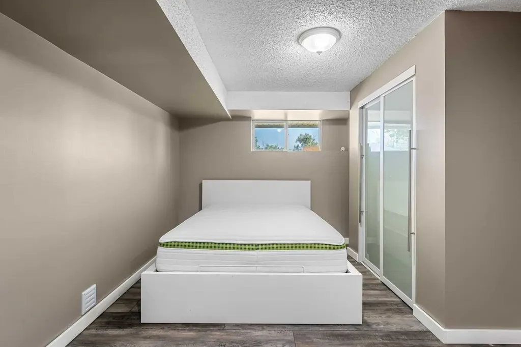 6824 Temple Drive NE Calgary AB T1Y 4X8