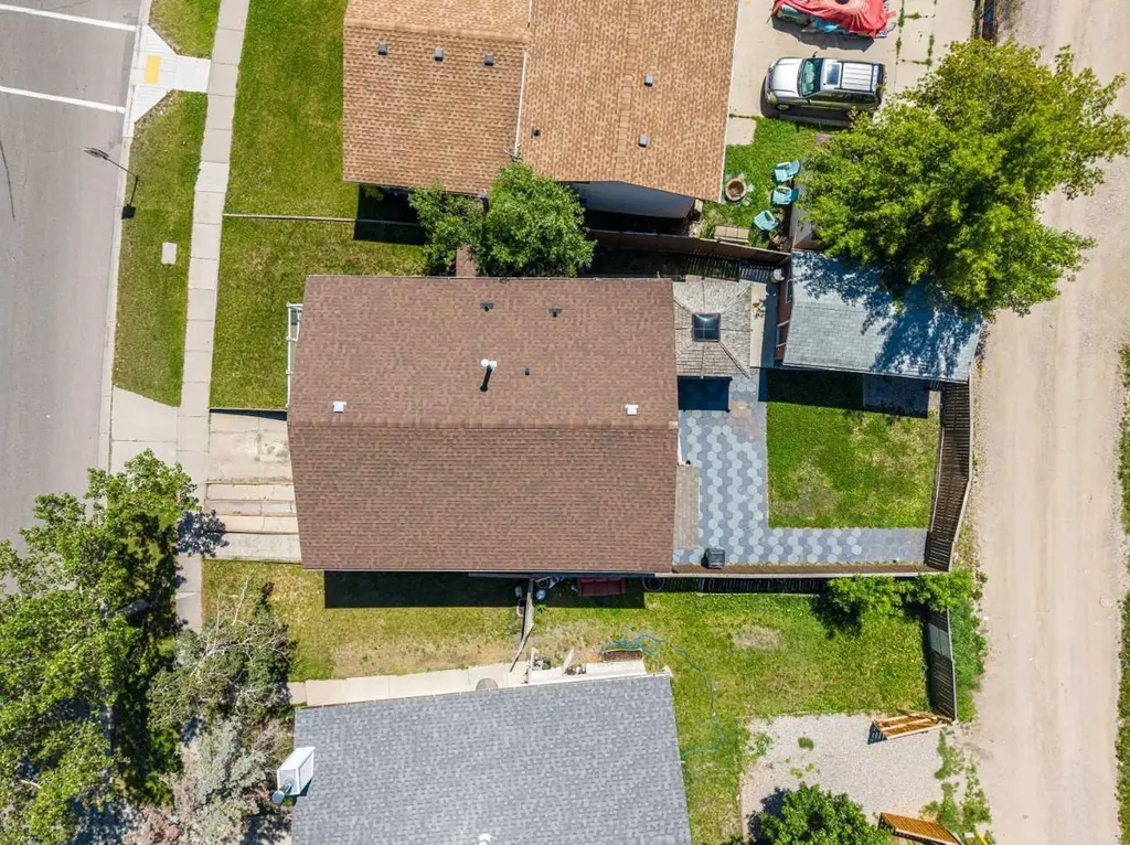 6824 Temple Drive NE Calgary AB T1Y 4X8