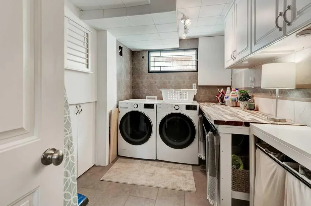76 Chinook Drive SW Calgary AB T2V 2P9