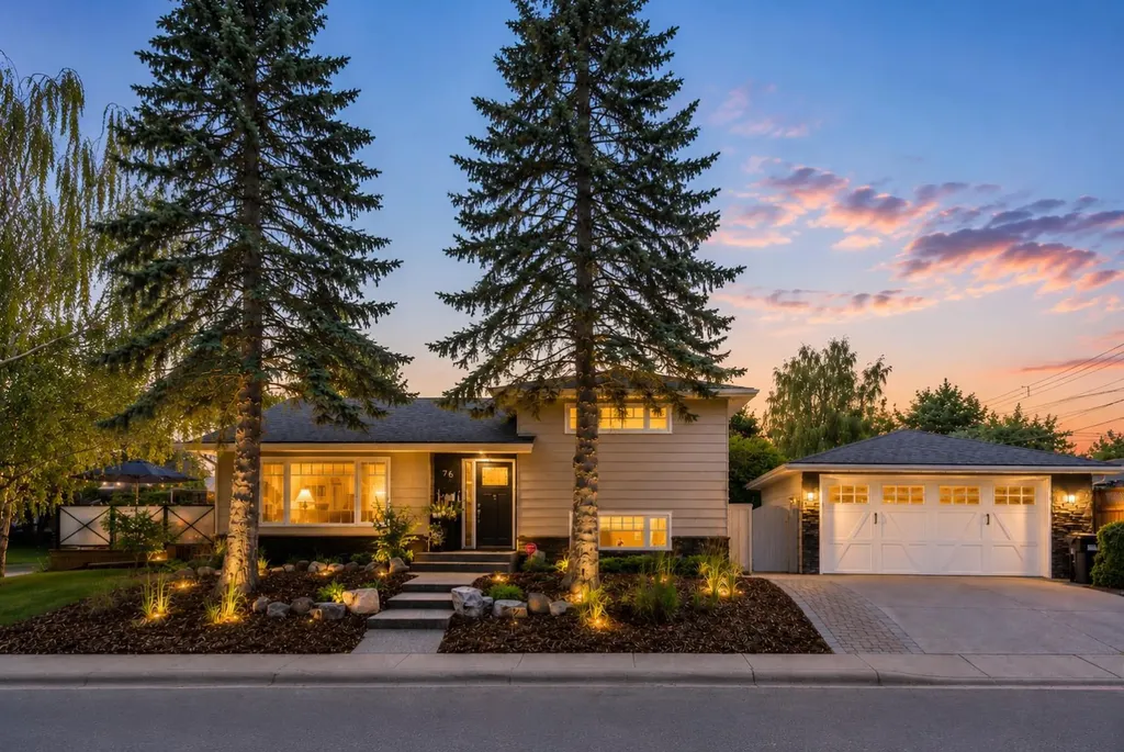 76 Chinook Drive SW Calgary AB T2V 2P9