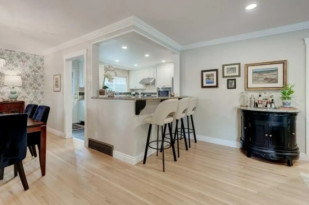 76 Chinook Drive SW Calgary AB T2V 2P9